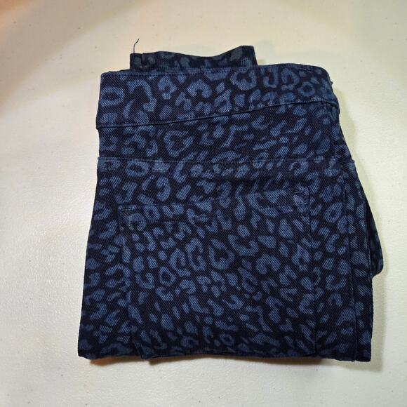 Spanx Mid Rise Blue‎ Leopard Print Pull On Jeanish Leggings Women's Size Medium - Picture 4 of 6